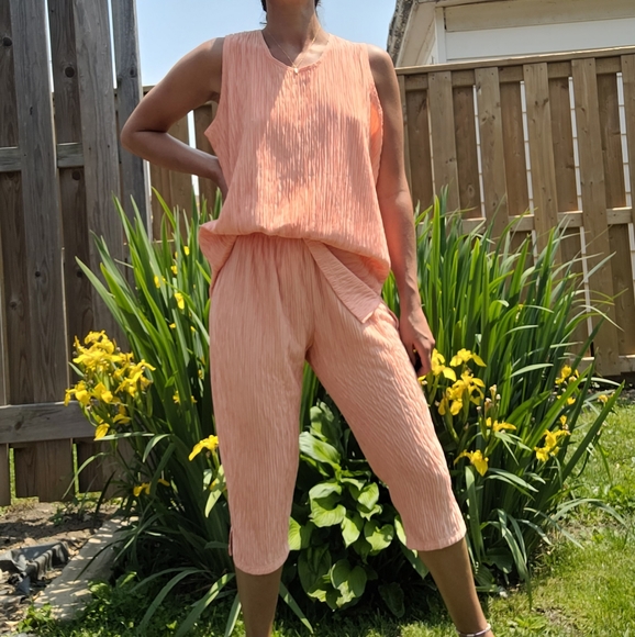 🤩 Vintage peachy orange pant and tank set! - Picture 2 of 8